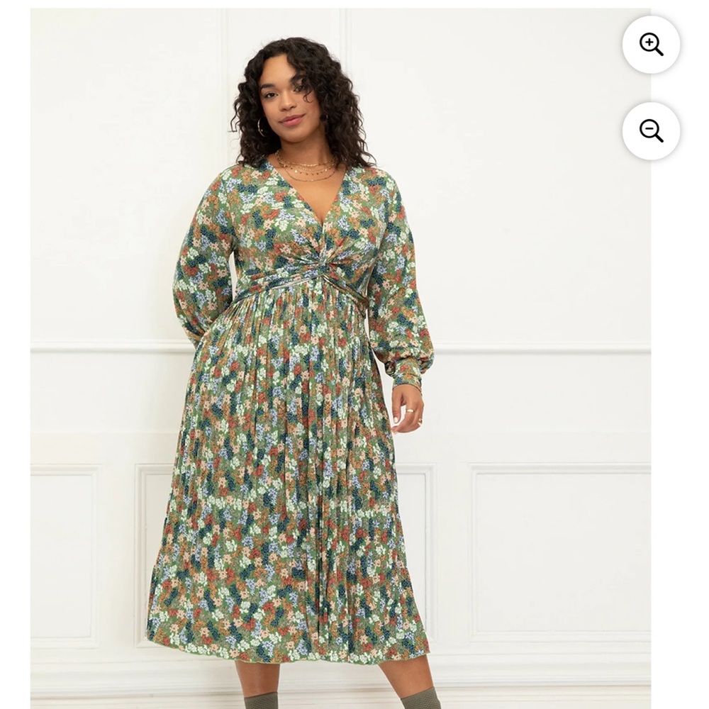 Eloquii Green V-Neck Bishop Sleeve Dress